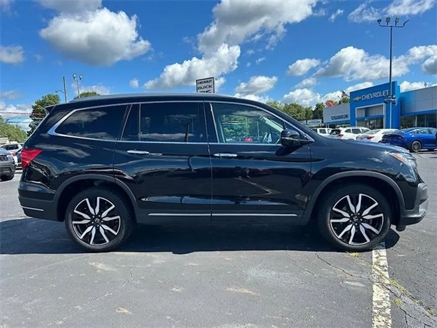 2021 Honda Pilot Touring photo 1