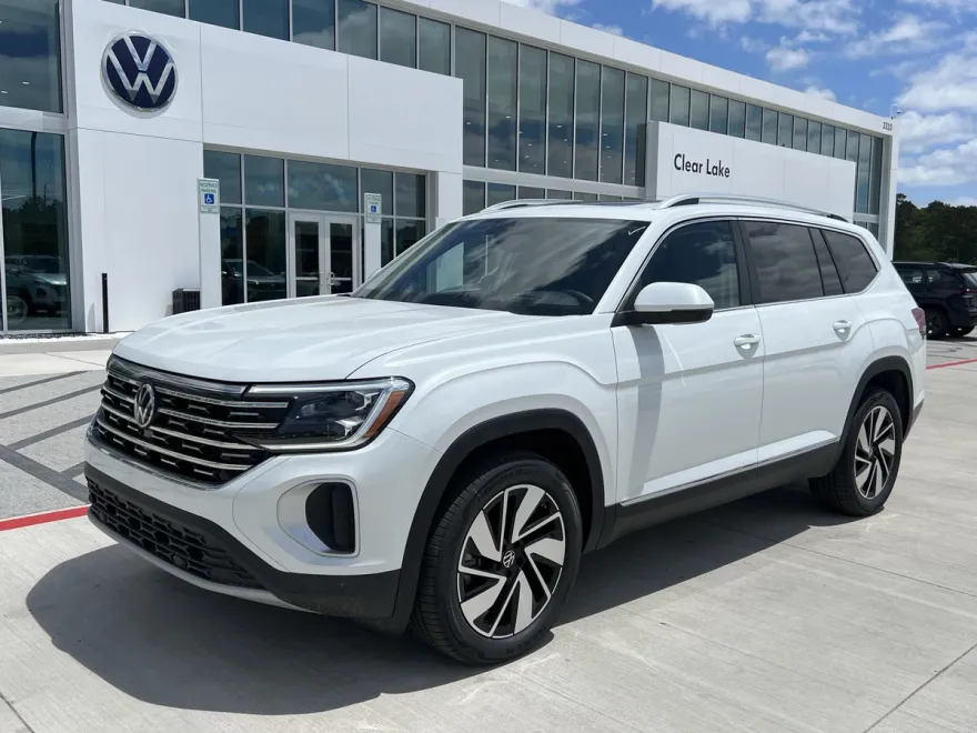2025 Volkswagen Atlas SEL photo 1