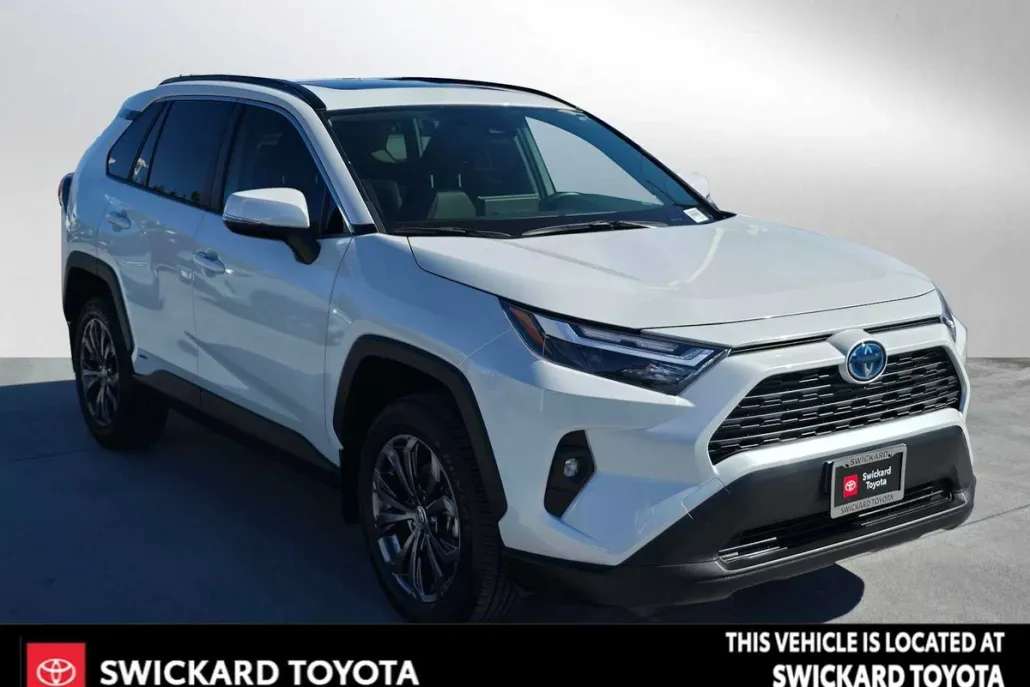 2024 Toyota RAV4 Hybrid XLE Premium photo 1