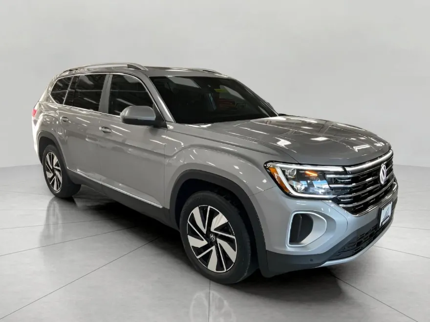 2025 Volkswagen Atlas SEL photo 1