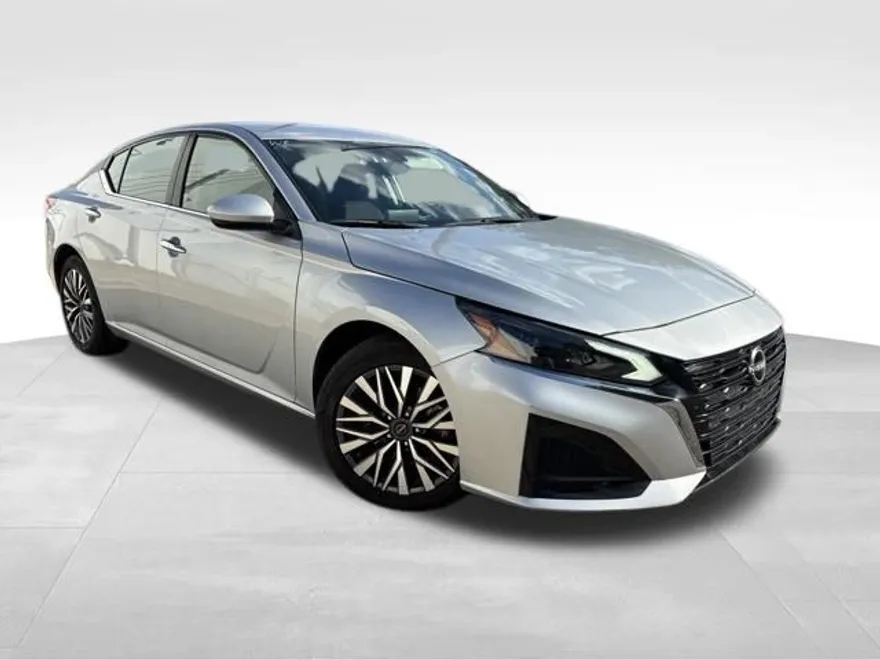 2023 Nissan Altima 2.5 SV photo 1