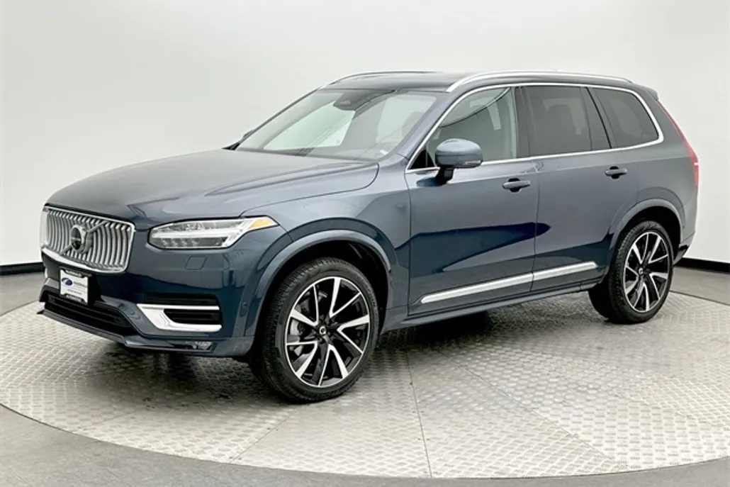 2025 Volvo XC90 AWD Plus photo 1