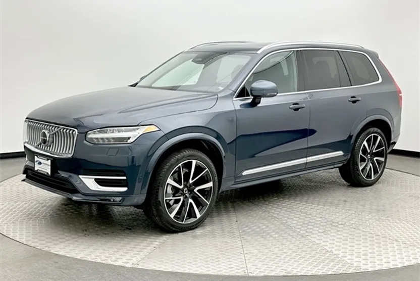 2025 Volvo XC90 AWD Plus photo 1