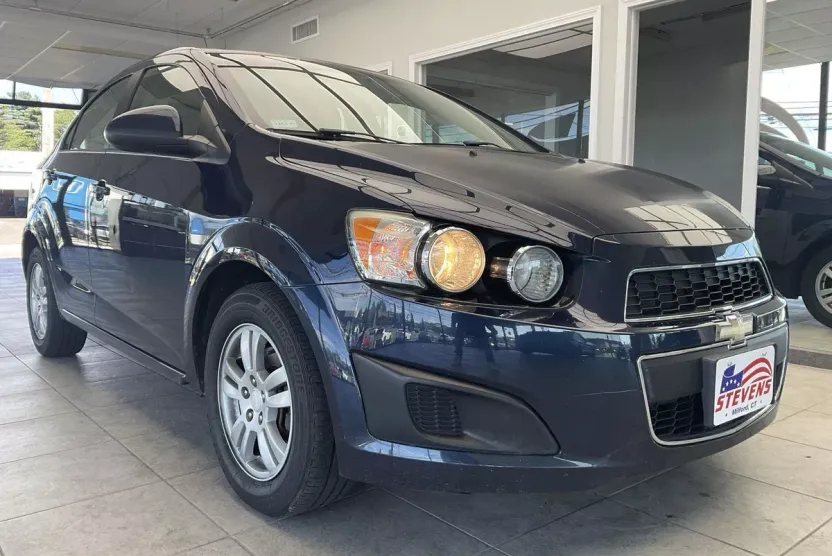 2015 Chevrolet Sonic LT photo 1