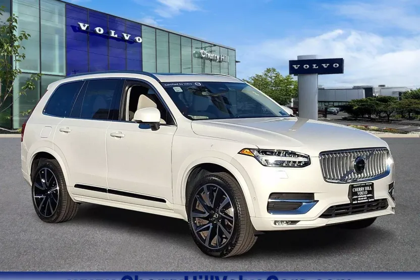 2024 Volvo XC90 B5 Plus photo 1