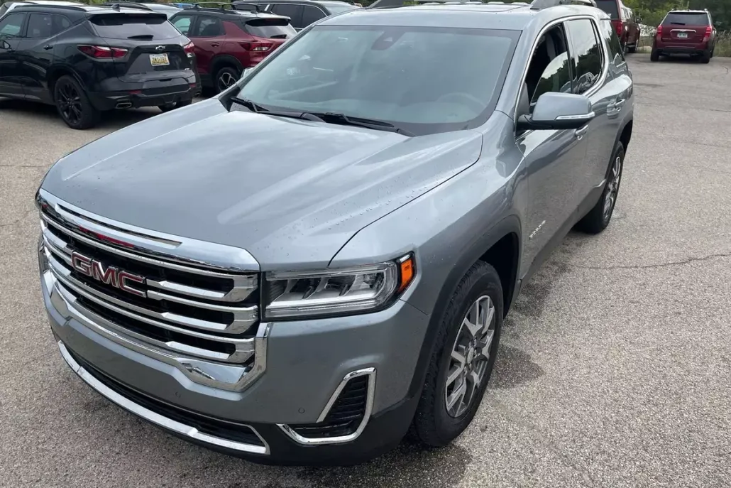 2023 Gmc Acadia SLE photo 1