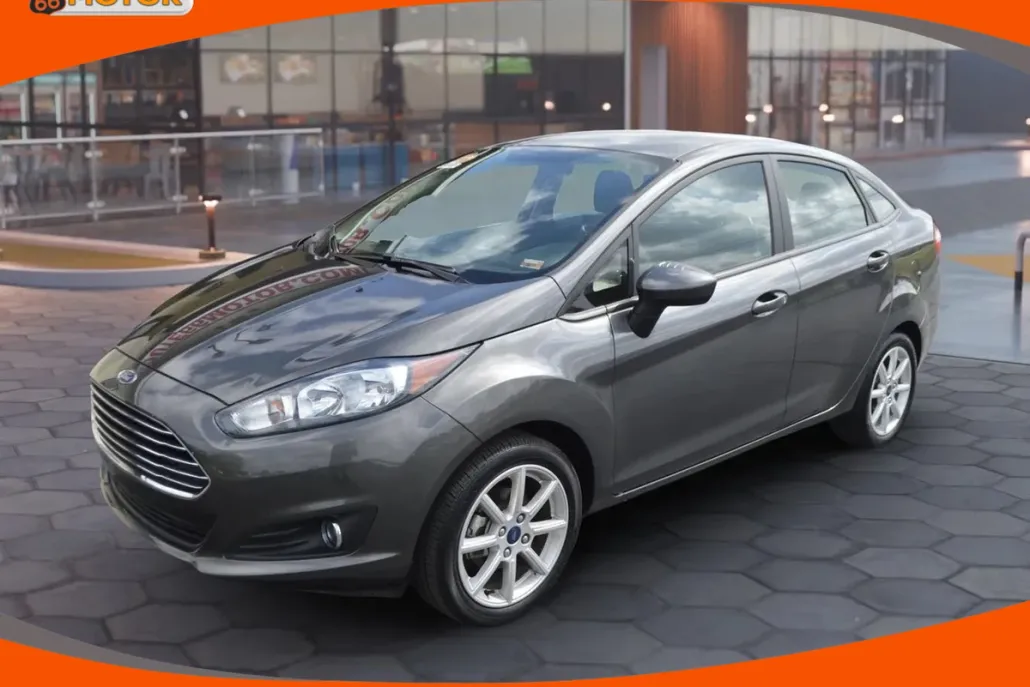 2018 Ford Fiesta SE photo 1