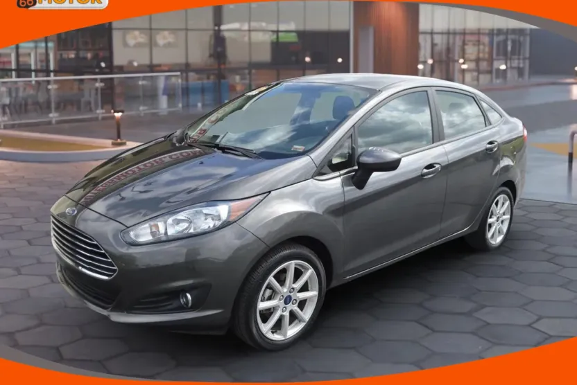 2018 Ford Fiesta SE photo 1
