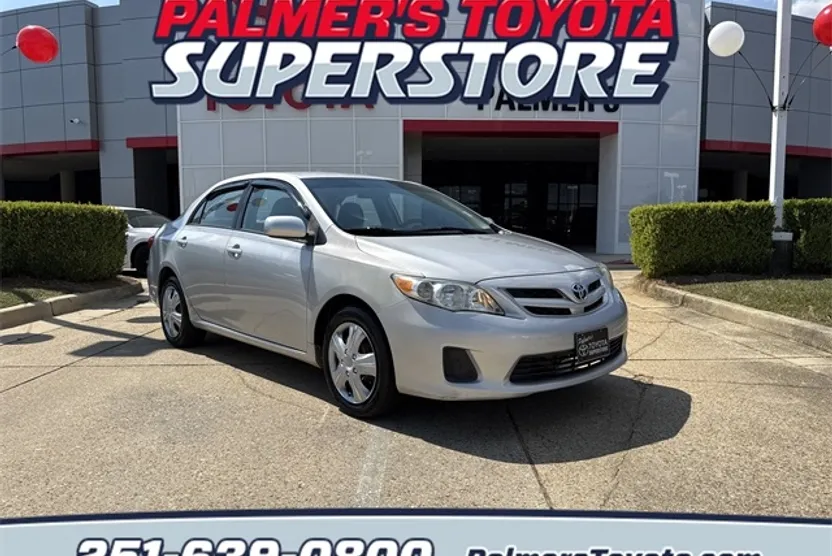 2012 Toyota Corolla LE photo 1