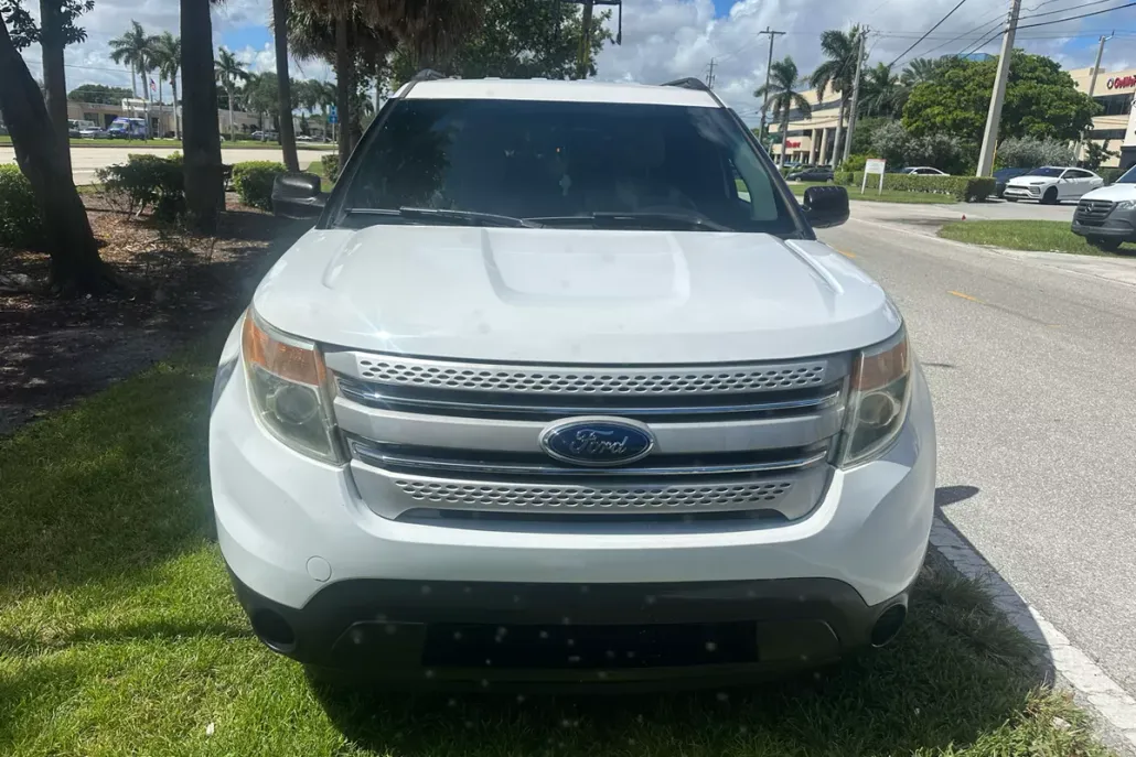 2013 Ford Explorer Base photo 1