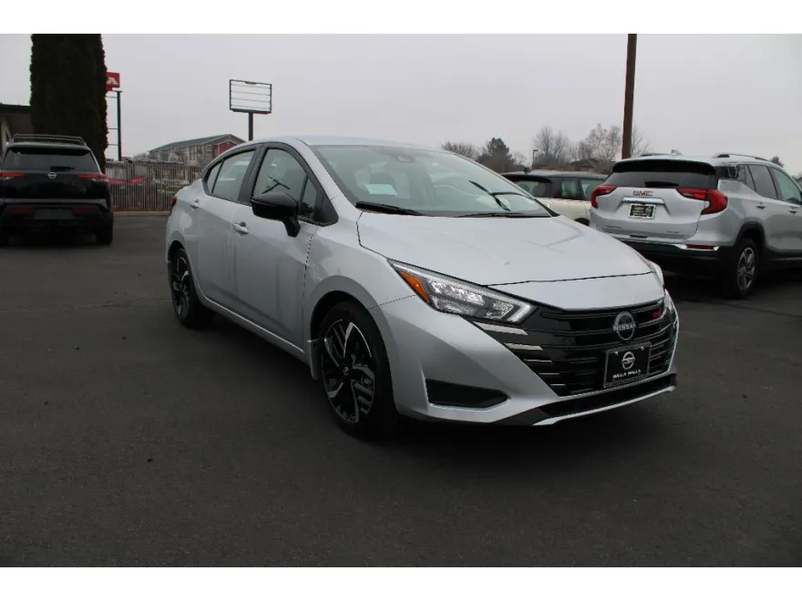2025 Nissan Versa SR photo 1