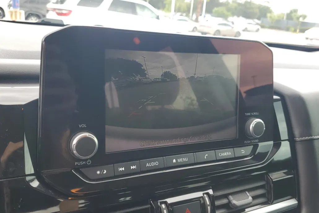 2022 Nissan Pathfinder SV photo 1