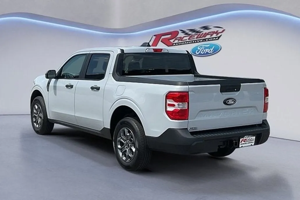 2025 Ford Maverick XLT photo 1