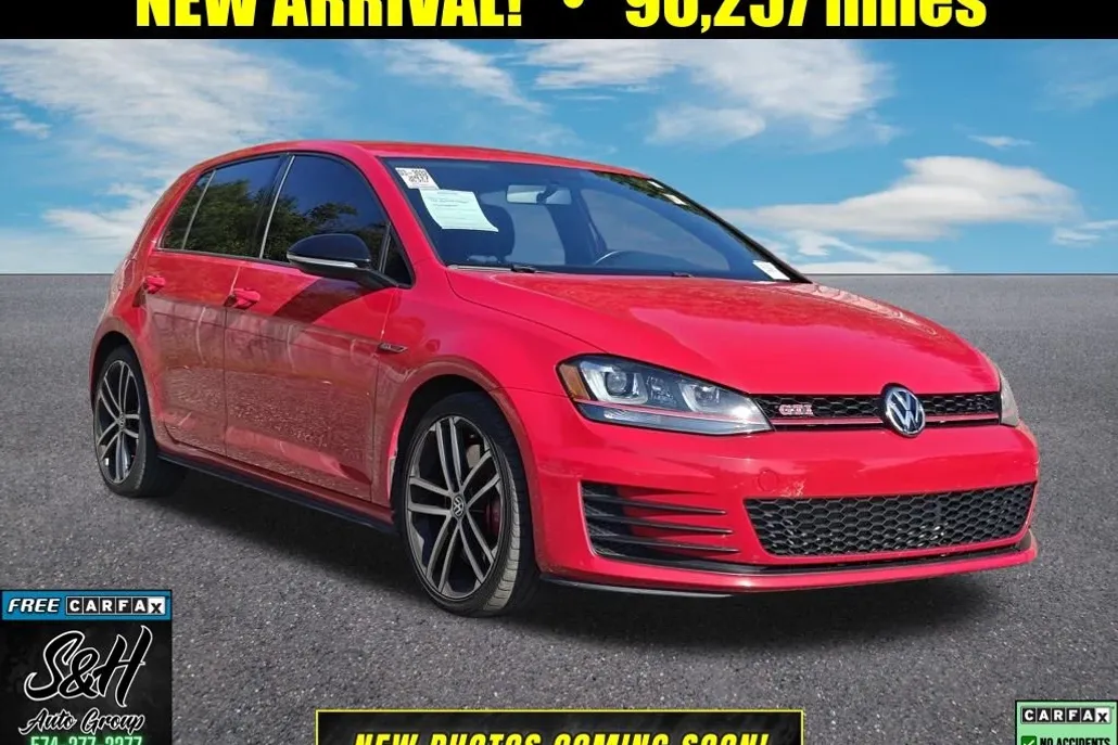 2017 Volkswagen Golf GTI Sport photo 1