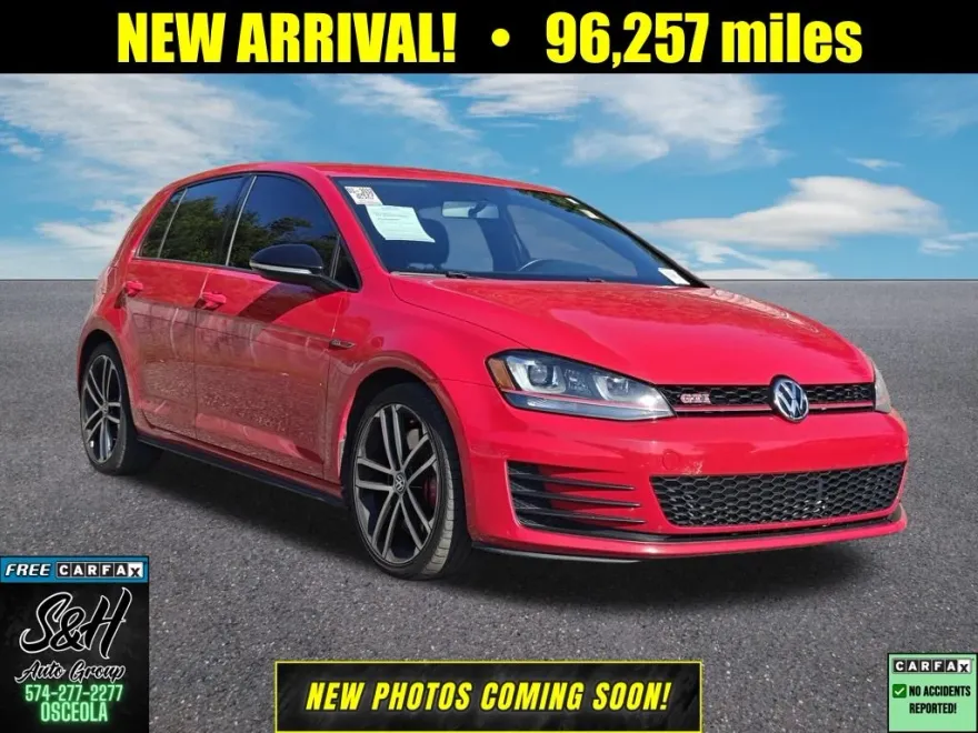 2017 Volkswagen Golf GTI Sport photo 1