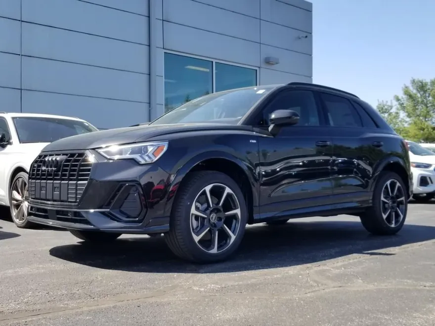 2025 Audi Q3 45 TFSI S line Premium Plus photo 1