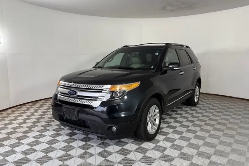 2014 Ford Explorer XLT photo 1