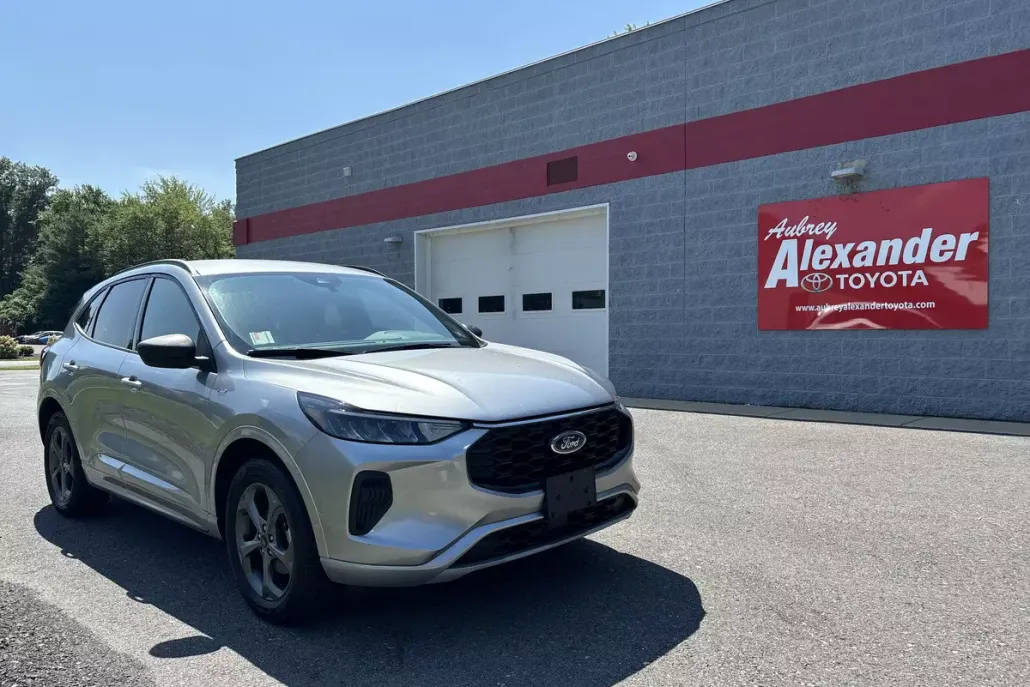 2023 Ford Escape ST-Line photo 1