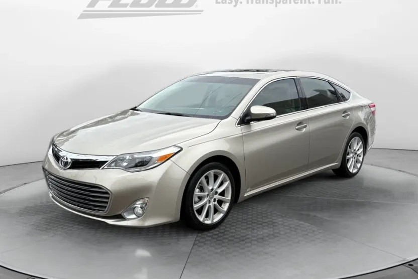 2015 Toyota Avalon Limited photo 1