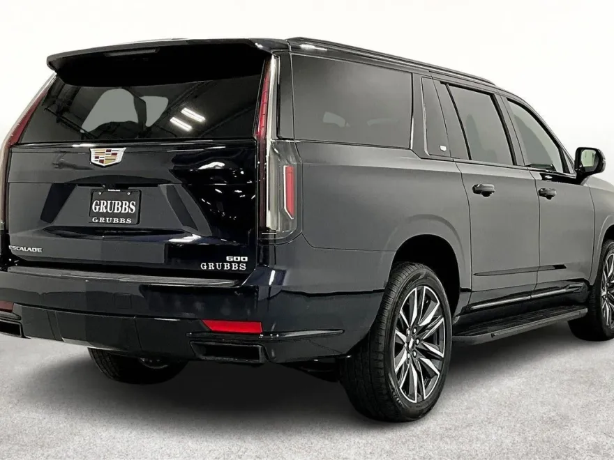 2023 Cadillac Escalade ESV Sport photo 1