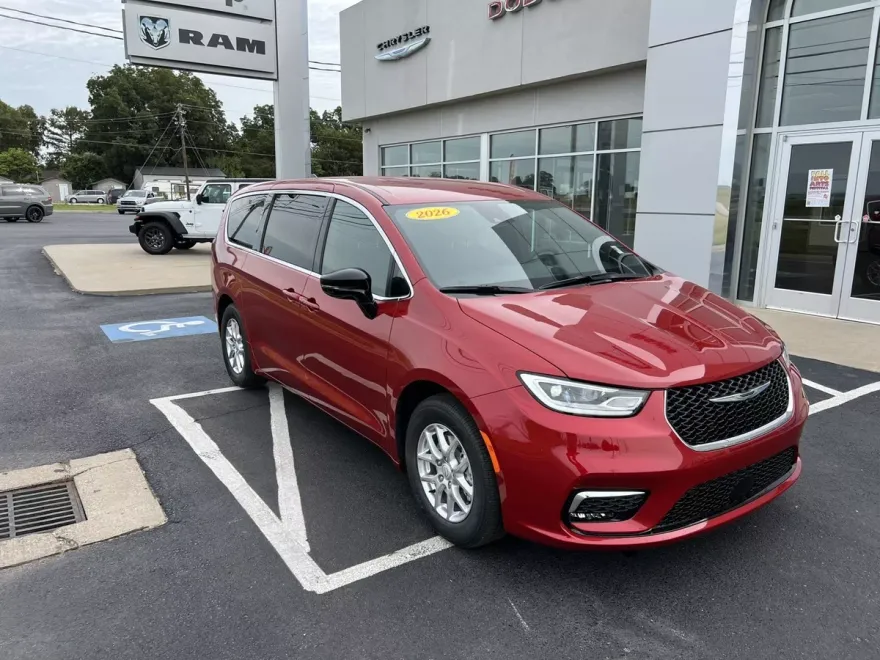 2026 Chrysler Pacifica photo 2