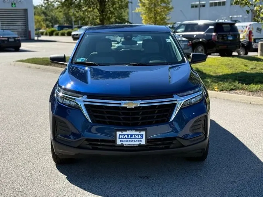 2022 Chevrolet Equinox LS photo 1