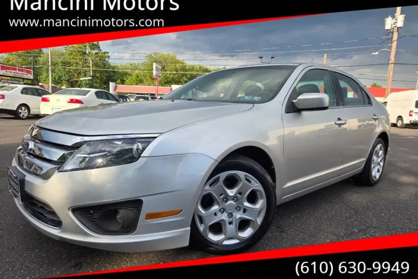 2011 Ford Fusion SE photo 1
