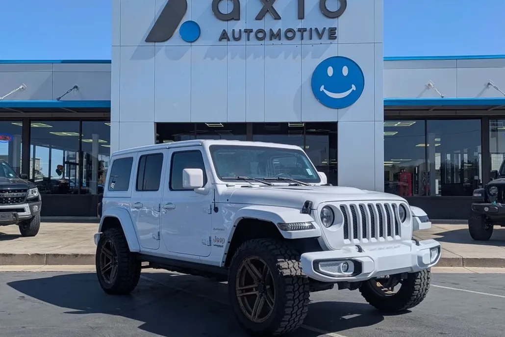 2020 Jeep Wrangler Unlimited Sahara photo 1