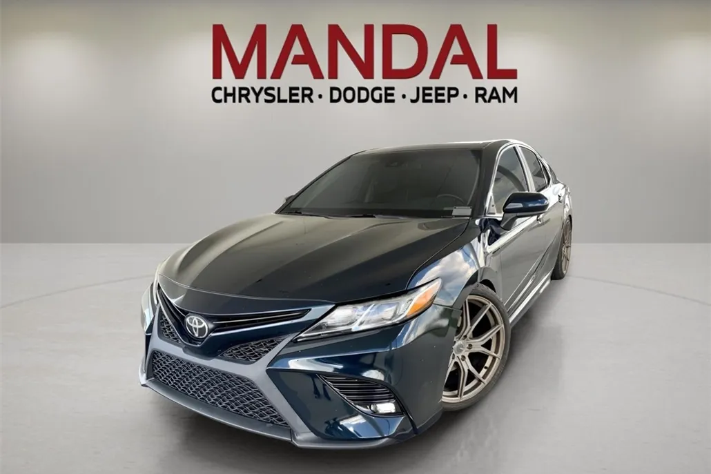 2019 Toyota Camry L photo 1