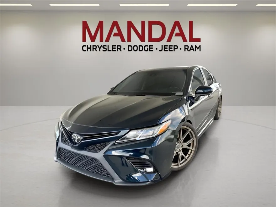 2019 Toyota Camry L photo 1