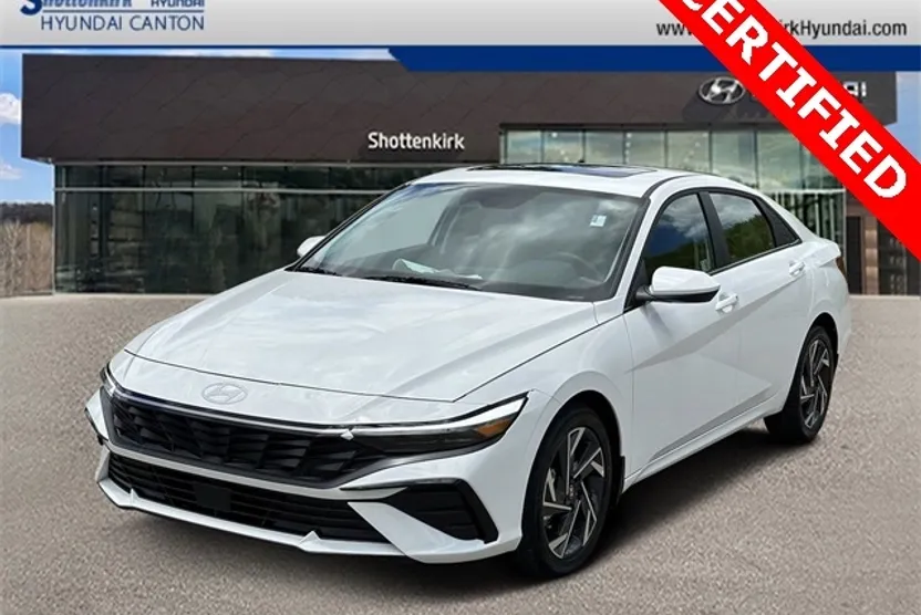 2024 Hyundai Elantra SEL photo 1
