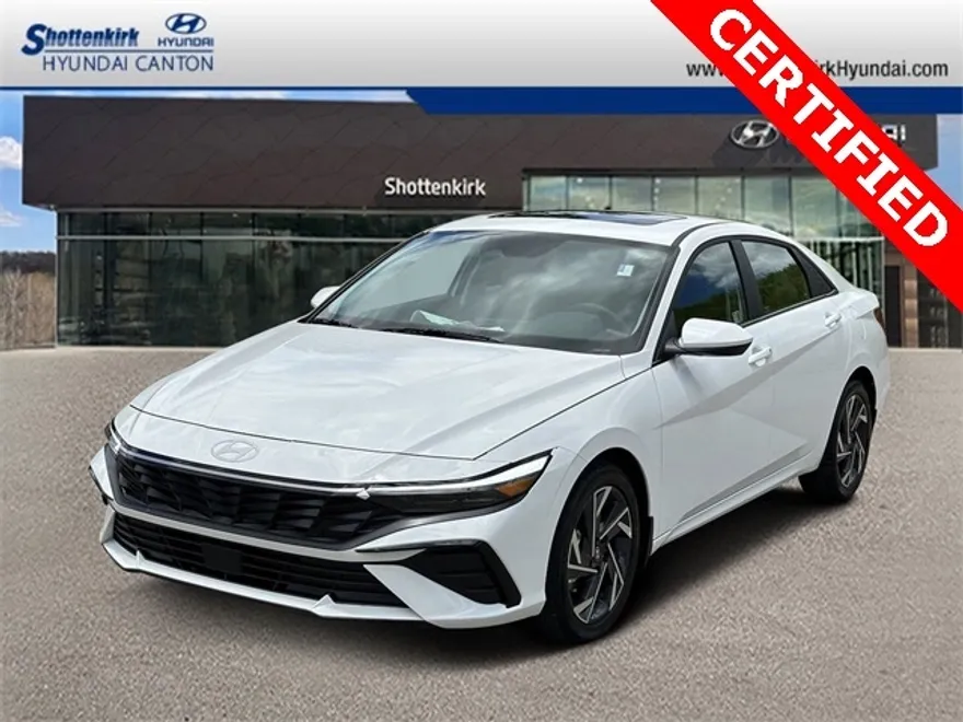 2024 Hyundai Elantra SEL photo 1