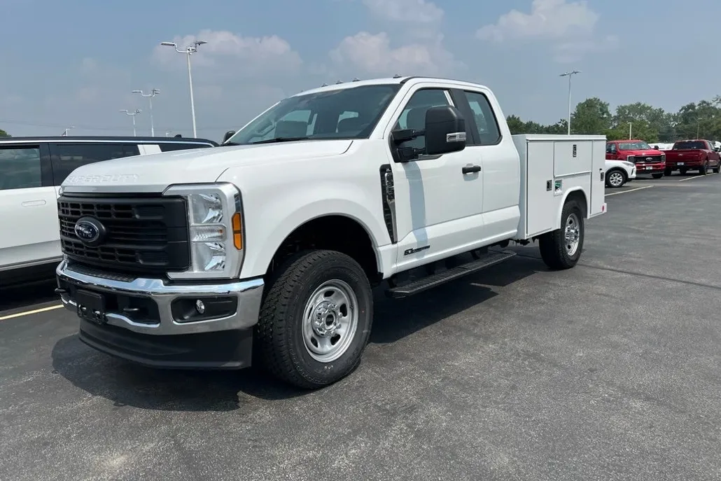 2025 Ford F-350 photo 1