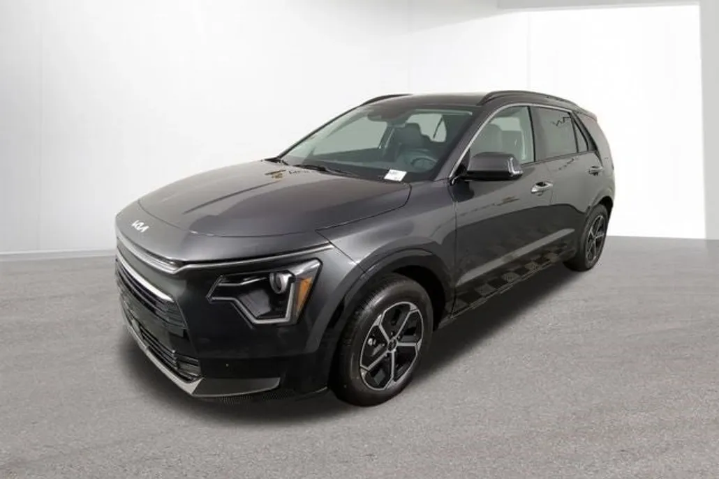 2025 Kia Niro SX photo 1
