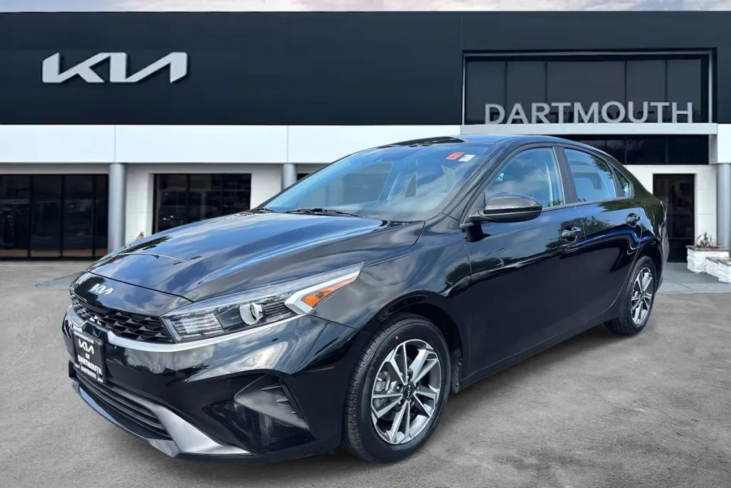 2023 Kia Forte LXS photo 1