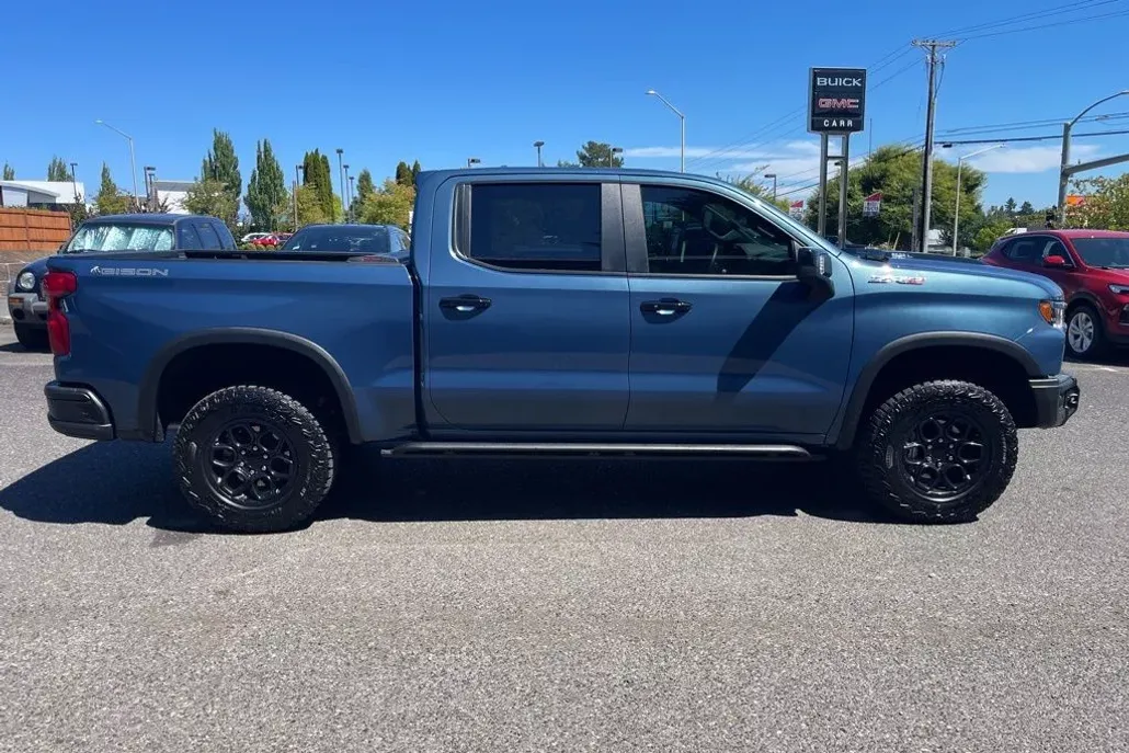 2024 Chevrolet Silverado 1500 ZR2 photo 1