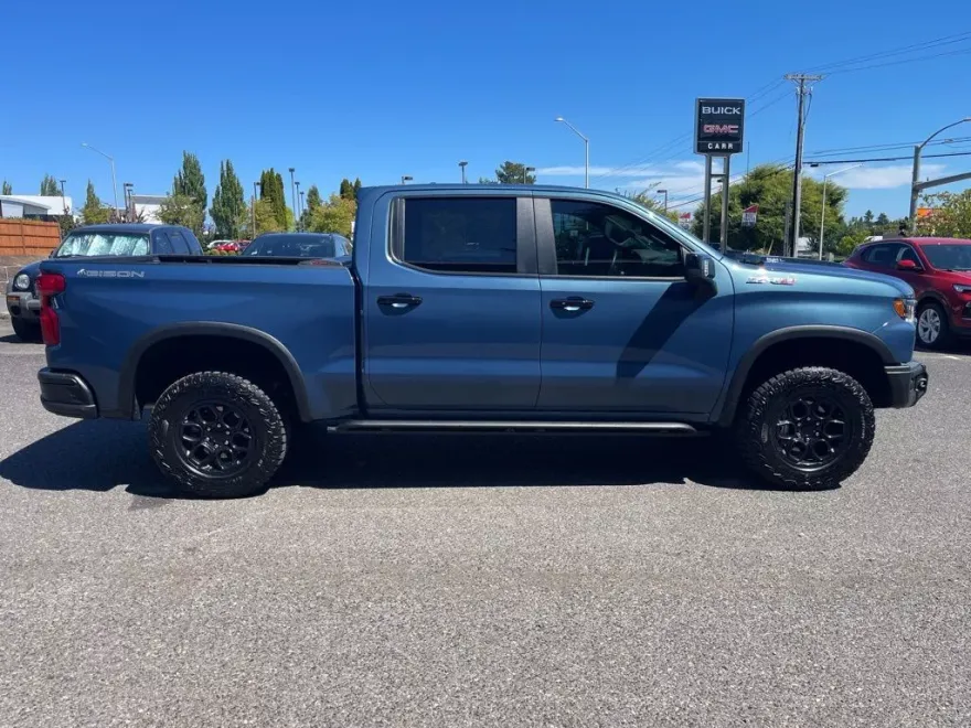 2024 Chevrolet Silverado 1500 ZR2 photo 1