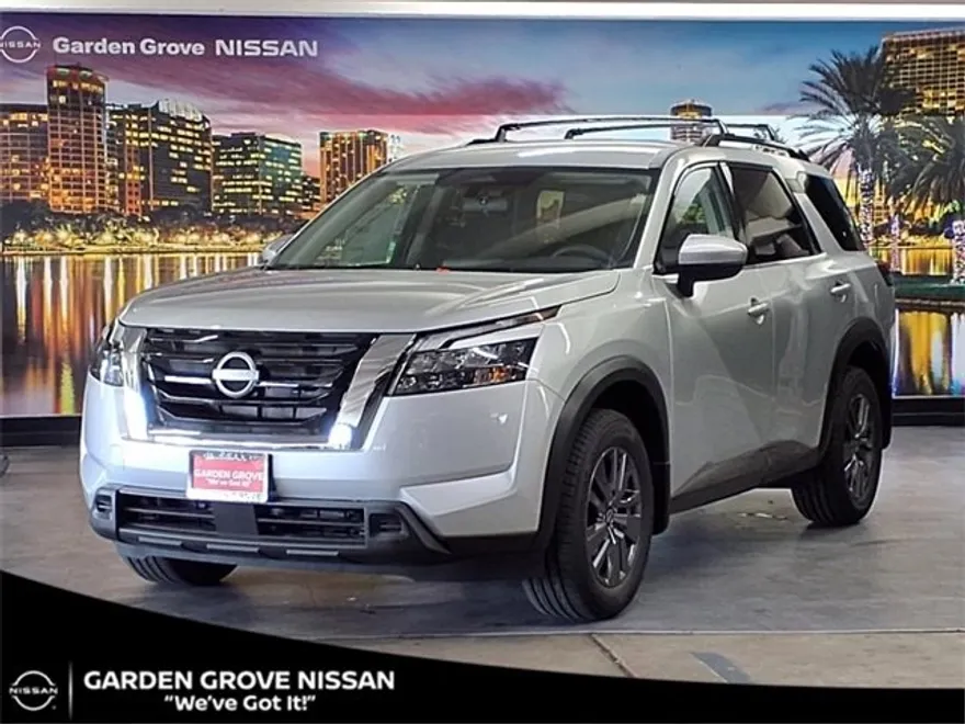 2025 Nissan Pathfinder SV photo 1