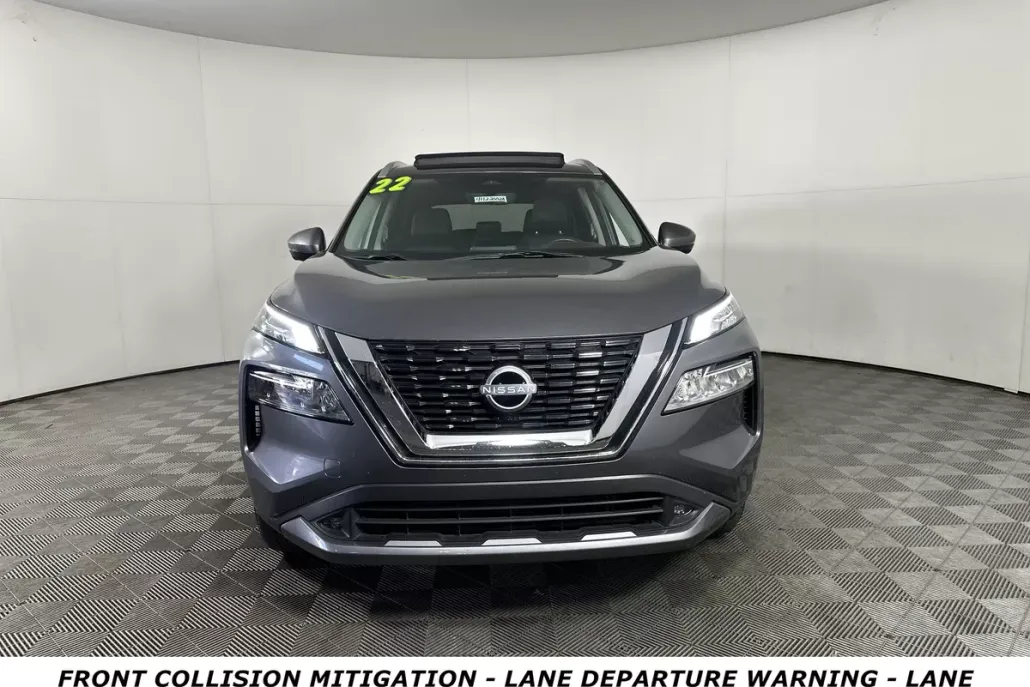2022 Nissan Rogue SL photo 1