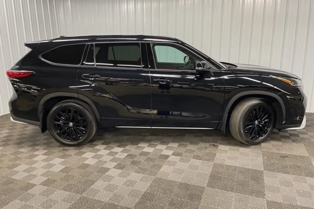2023 Toyota Highlander XSE photo 1