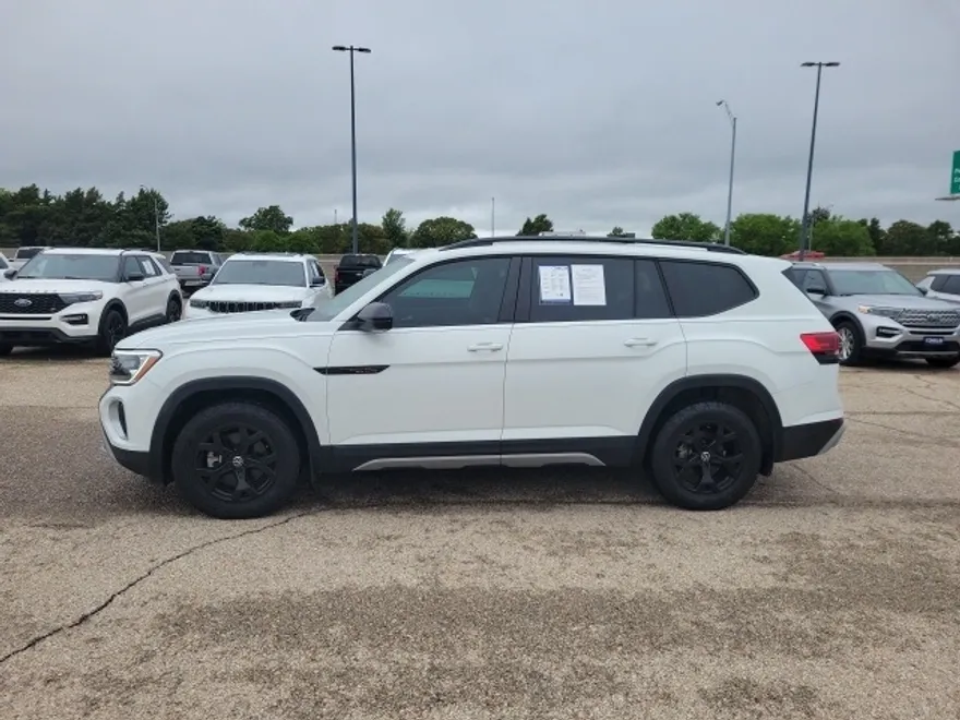 2024 Volkswagen Atlas Peak Edition SE Technology photo 1