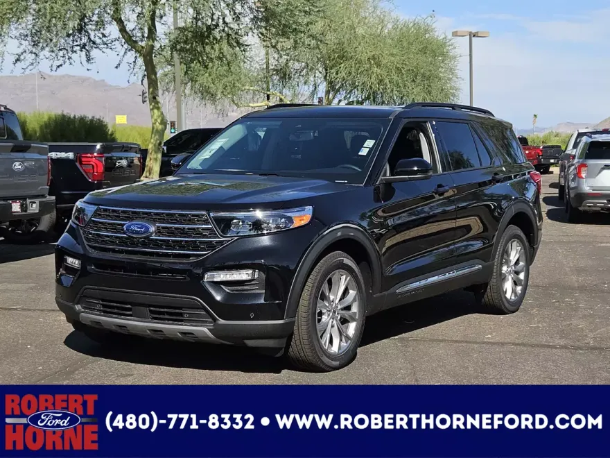 2024 Ford Explorer XLT photo 1
