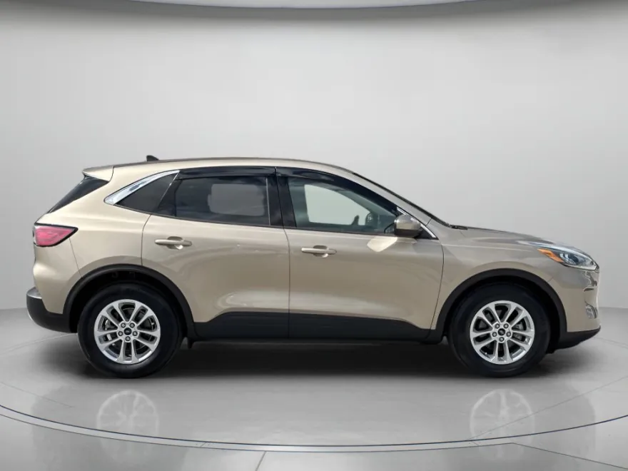 2020 Ford Escape SE Sport photo 1