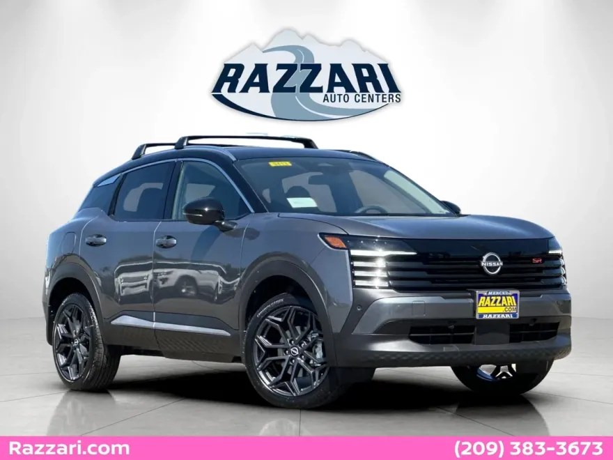 2025 Nissan Kicks SR photo 1