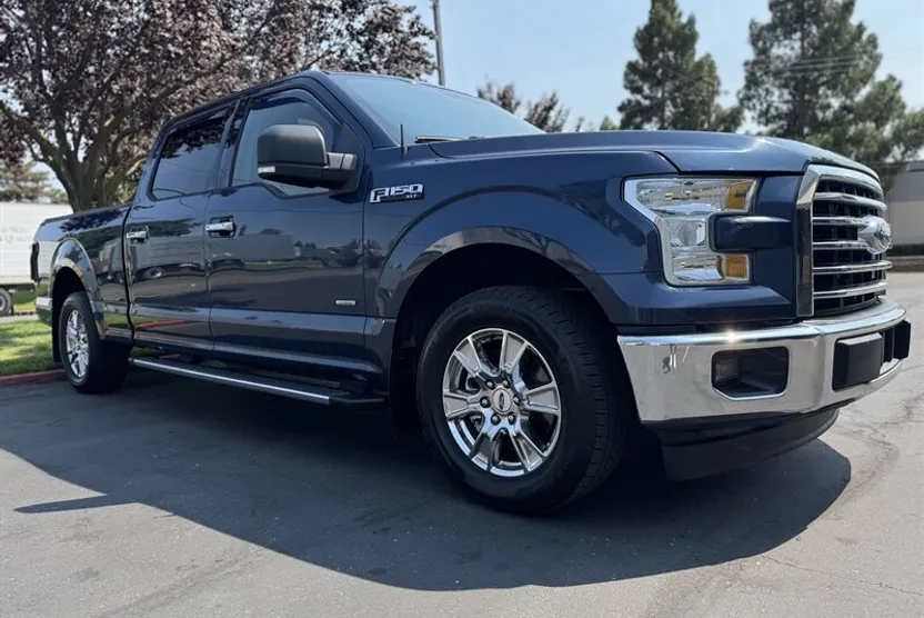 2017 Ford F-150 XLT photo 1