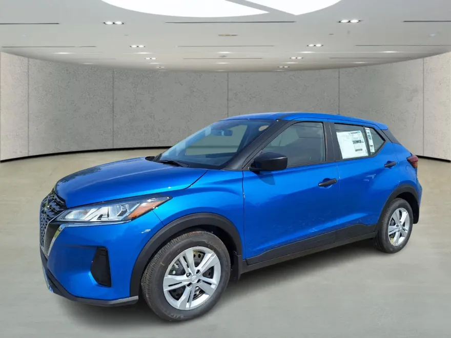 2025 Nissan Kicks Play S photo 1