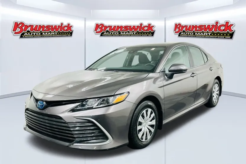 2024 Toyota Camry Hybrid LE photo 1