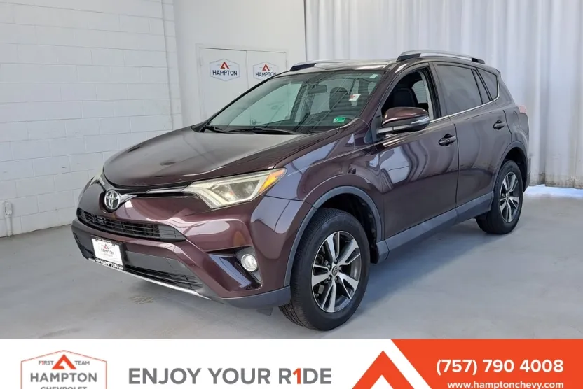 2016 Toyota RAV4 XLE photo 1