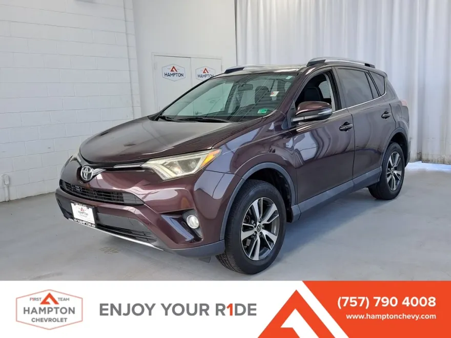 2016 Toyota RAV4 XLE photo 1