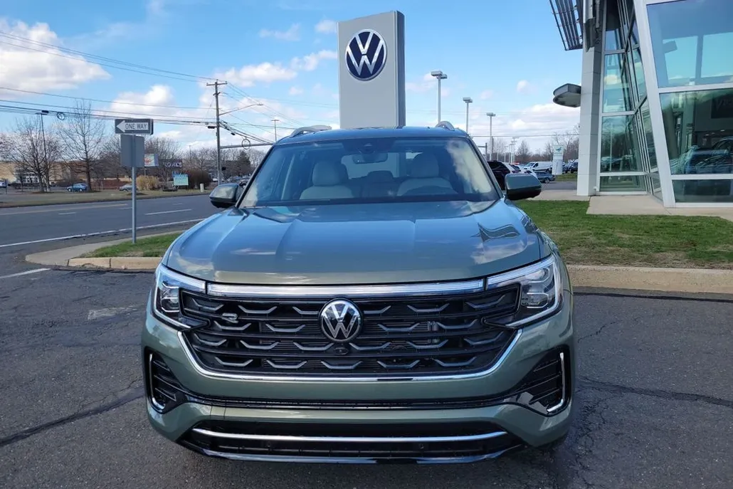 2025 Volkswagen Atlas SEL Premium R-Line photo 1